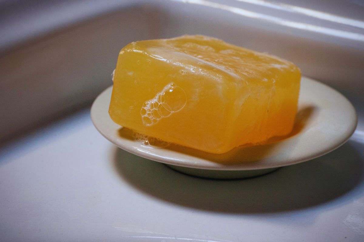 come pulire i pavimenti con il sapone potassico