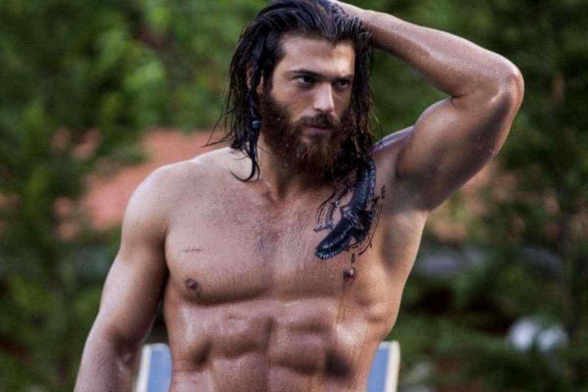 La regia è affidata a Alberto Ruiz Rojo e Iñaki Peñafiel, due nomi di rilievo nel panorama audiovisivo spagnolo,